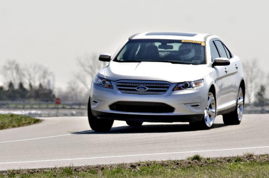  Ford Taurus SHO 2010 года  (фото 121 из 248)